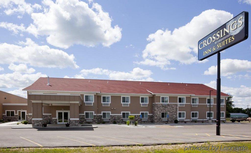 American Inn & Suites Parkers Prairie Экстерьер фото