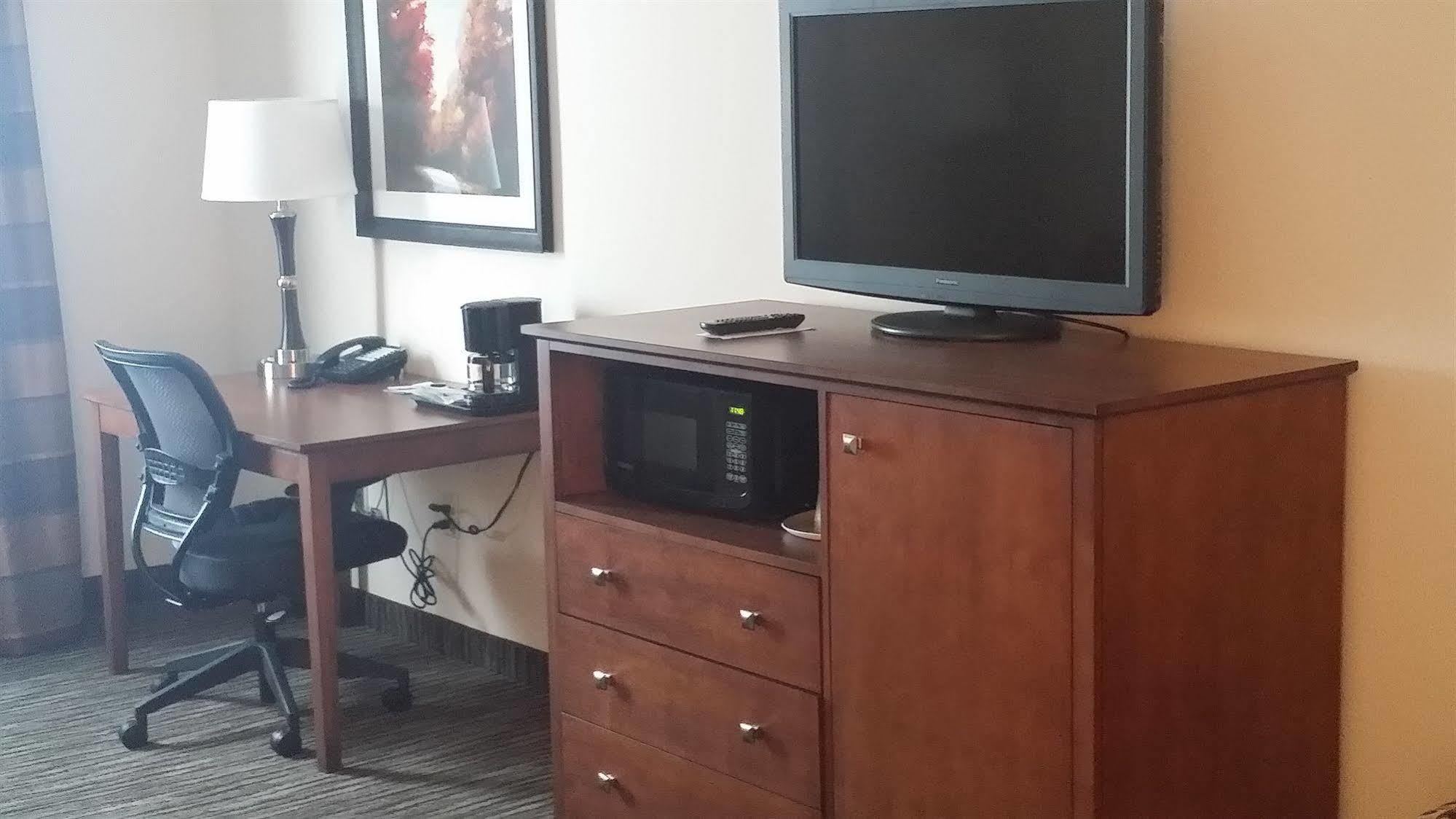 American Inn & Suites Parkers Prairie Экстерьер фото