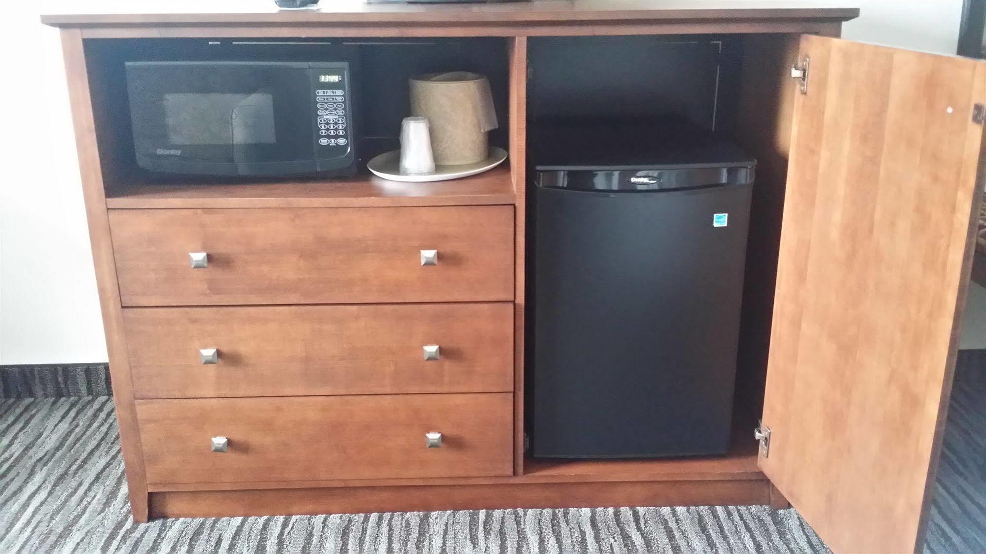 American Inn & Suites Parkers Prairie Экстерьер фото